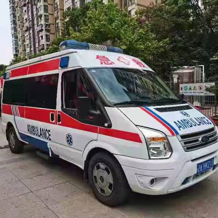 大化长途救护车护送病人返乡